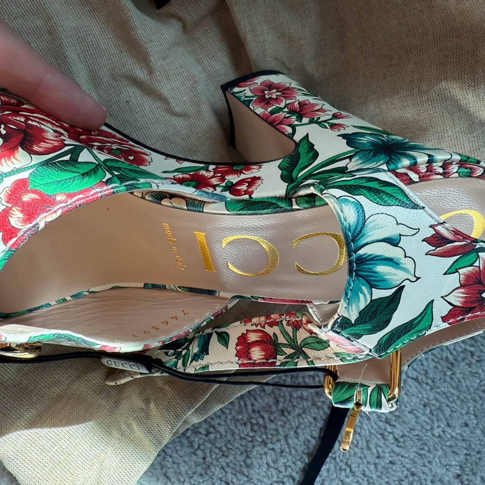 NWT never worn Gucci Floral Women's Sandals - Picture 6 of 8